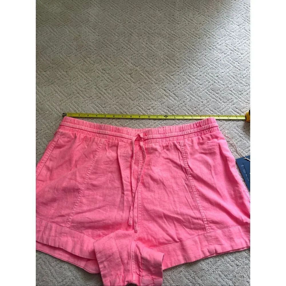 NWT Universal Thread Shorts - Picture 3 of 6